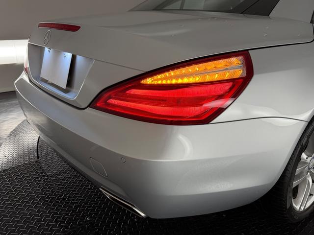 SL SL350ブルーエフィシェンシー 赤革シート/シートヒーター/パナメリカーナグリル/レーダーセーフティPKG/純正ナビTV/Bカメラ/ETC/メモリー付きパワーシート/18インチAW/(52枚目)