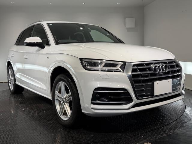 Q5 45TFSIクワトロ スポーツ Sラインパッケージ マトリクスLEDヘッドライト/バーチャルコックピット/パノラマサンルーフ/19AW/BANG&OLUFSENサウンド/純正ナビTV/Bカメラ/ETC/メモリー付きパワーシート/ハーフレザー/ドラレコ/(4枚目)