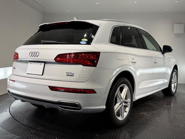 Q5 45TFSIクワトロ スポーツ Sラインパッケージ マトリクスLEDヘッドライト/バーチャルコックピット/パノラマサンルーフ/19AW/BANG&OLUFSENサウンド/純正ナビTV/Bカメラ/ETC/メモリー付きパワーシート/ハーフレザー/ドラレコ/(6枚目)