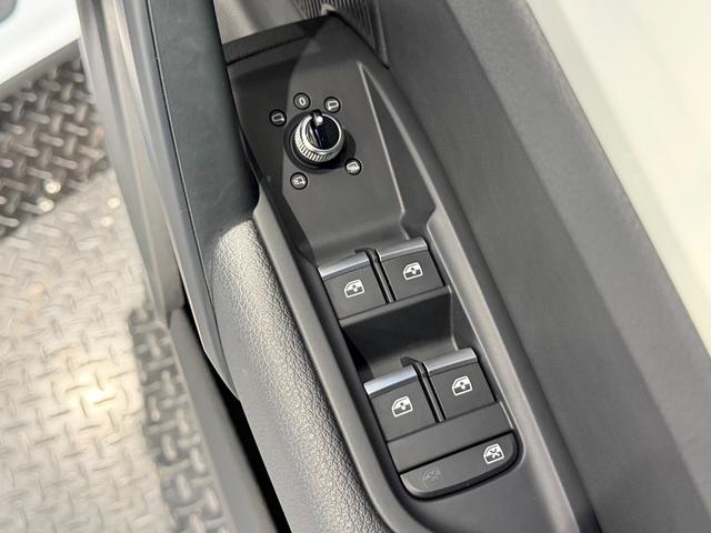 Q5 45TFSIクワトロ スポーツ Sラインパッケージ マトリクスLEDヘッドライト/バーチャルコックピット/パノラマサンルーフ/19AW/BANG&OLUFSENサウンド/純正ナビTV/Bカメラ/ETC/メモリー付きパワーシート/ハーフレザー/ドラレコ/(16枚目)