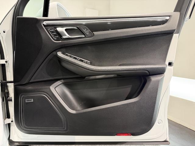 マカン マカンS BOSEサウンド/エントリー&ドライブシステム/シートヒーター/黒革/クルコン/メモリー付きパワーシート/Bカメラ/ETC/電動リアゲート/20AW/12wayパワーシート(15枚目)