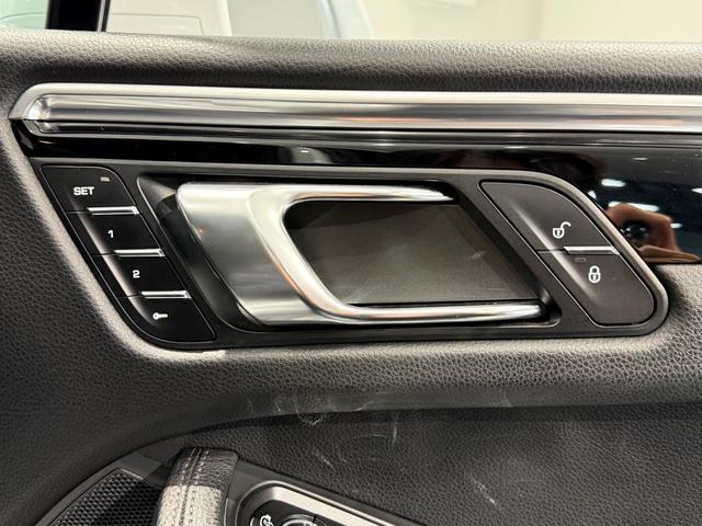 マカン マカンS BOSEサウンド/エントリー&ドライブシステム/シートヒーター/黒革/クルコン/メモリー付きパワーシート/Bカメラ/ETC/電動リアゲート/20AW/12wayパワーシート(17枚目)