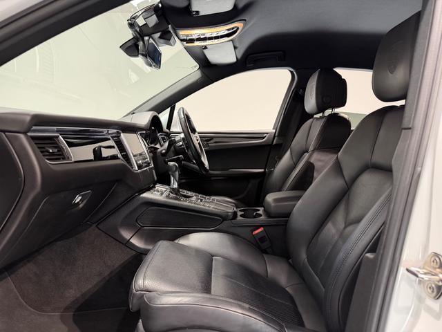 マカン マカンS BOSEサウンド/エントリー&ドライブシステム/シートヒーター/黒革/クルコン/メモリー付きパワーシート/Bカメラ/ETC/電動リアゲート/20AW/12wayパワーシート(20枚目)