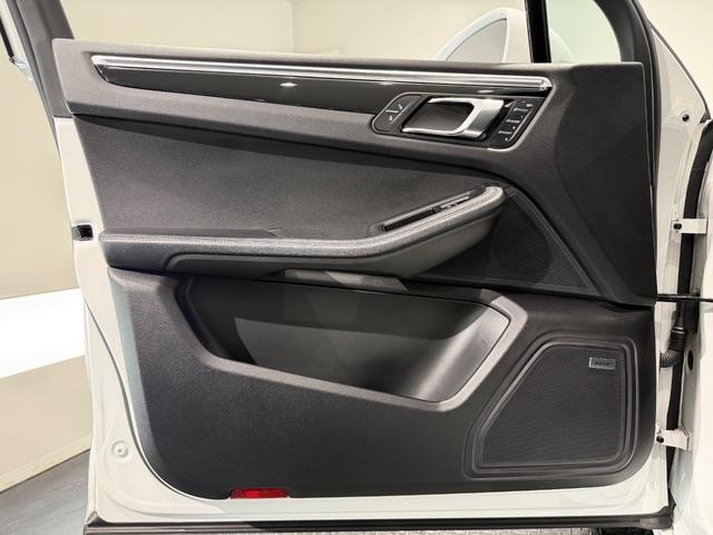 マカン マカンS BOSEサウンド/エントリー&ドライブシステム/シートヒーター/黒革/クルコン/メモリー付きパワーシート/Bカメラ/ETC/電動リアゲート/20AW/12wayパワーシート(22枚目)