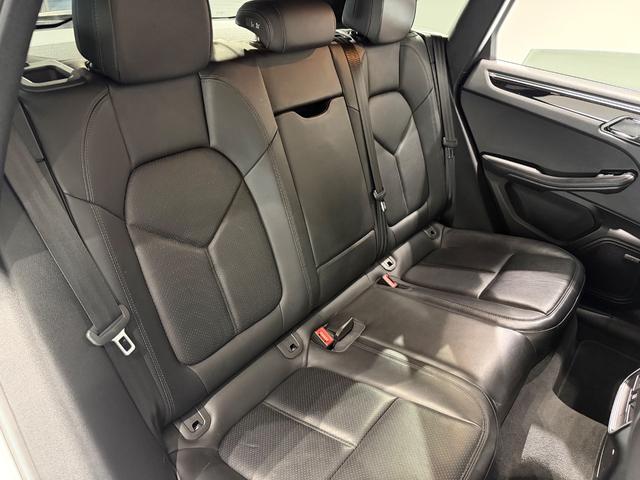 マカン マカンS BOSEサウンド/エントリー&ドライブシステム/シートヒーター/黒革/クルコン/メモリー付きパワーシート/Bカメラ/ETC/電動リアゲート/20AW/12wayパワーシート(24枚目)