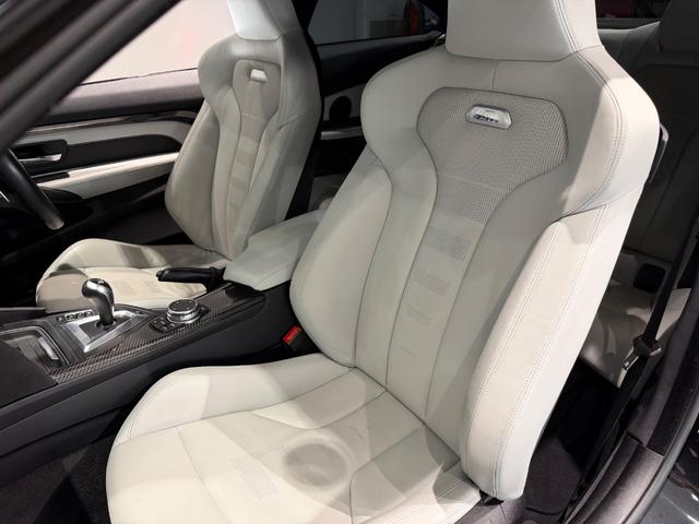 M4 M4クーペ ホワイトレザー/19インチAW/カーボンインパネ/シートヒーター/純正ナビTV/Bカメラ/メモリー付きパワーシート/ETC/(20枚目)