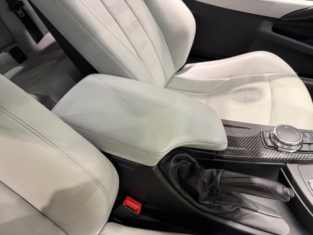 M4 M4クーペ ホワイトレザー/19インチAW/カーボンインパネ/シートヒーター/純正ナビTV/Bカメラ/メモリー付きパワーシート/ETC/(37枚目)