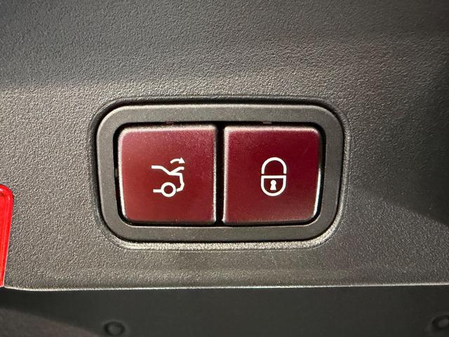 SL SL550ブルーエフィシェンシー ベンチレーション/シートヒーター/レーダーセーフティPKG/18インチAW/キーレスゴー/ナッパレザー/ハーマンカードンサウンド/純正ナビTV/ETC/Bカメラ/メモリー付きパワーシート(41枚目)