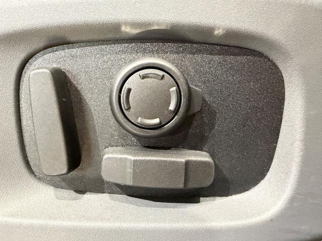 レンジローバーイヴォークコンバーチブル HSEダイナミック 白黒コンビレザー/ブラックパック/ラグジュアリーシートパック/ラグジュアリーパック/ACC/コールドクライメイトコンビニエンスパック/MERIDANサウンド/20AW/ベンチレーション/ドラレコ(14枚目)