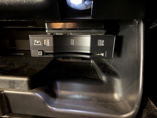 レンジローバーイヴォークコンバーチブル HSEダイナミック 白黒コンビレザー/ブラックパック/ラグジュアリーシートパック/ラグジュアリーパック/ACC/コールドクライメイトコンビニエンスパック/MERIDANサウンド/20AW/ベンチレーション/ドラレコ(41枚目)