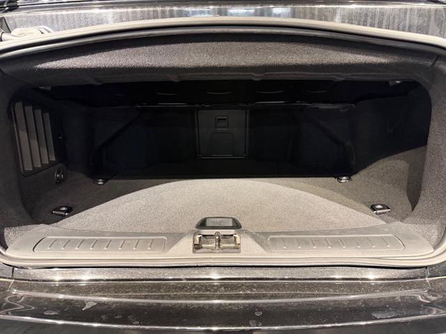 レンジローバーイヴォークコンバーチブル HSEダイナミック 白黒コンビレザー/ブラックパック/ラグジュアリーシートパック/ラグジュアリーパック/ACC/コールドクライメイトコンビニエンスパック/MERIDANサウンド/20AW/ベンチレーション/ドラレコ(42枚目)