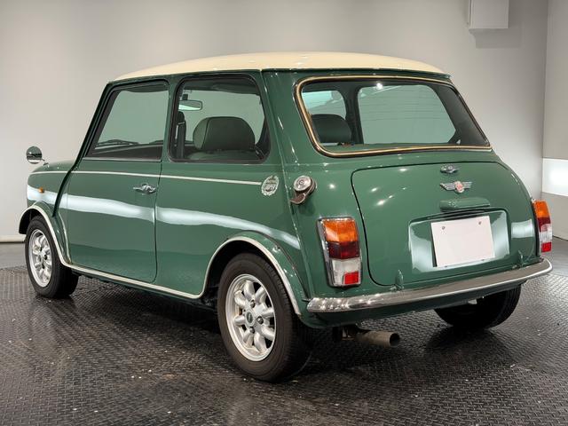 MINI クーパー 正規ディーラー車/モトリスタステアリング/レザーシート/12インチAW/(8枚目)