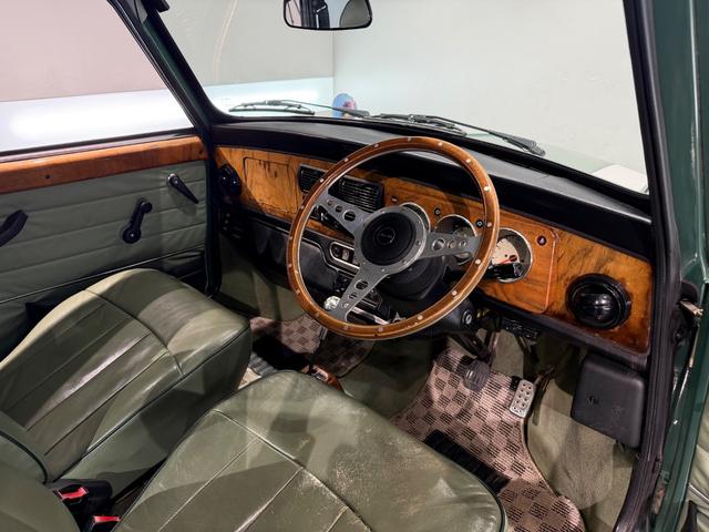MINI クーパー 正規ディーラー車/モトリスタステアリング/レザーシート/12インチAW/(11枚目)