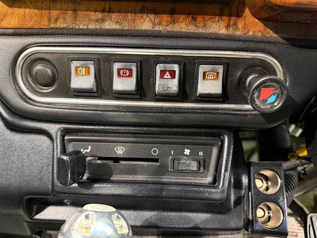 MINI クーパー 正規ディーラー車/モトリスタステアリング/レザーシート/12インチAW/(27枚目)