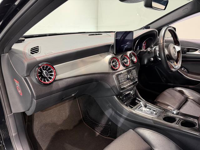 GLAクラス GLA45 AMG 4マチック レーダーセーフティPKG/19AW/AMGエクゾースト/黒革/シートヒーター/純正ナビTV/キーレスゴー/Bカメラ/メモリー付きパワーシート/ETC(17枚目)