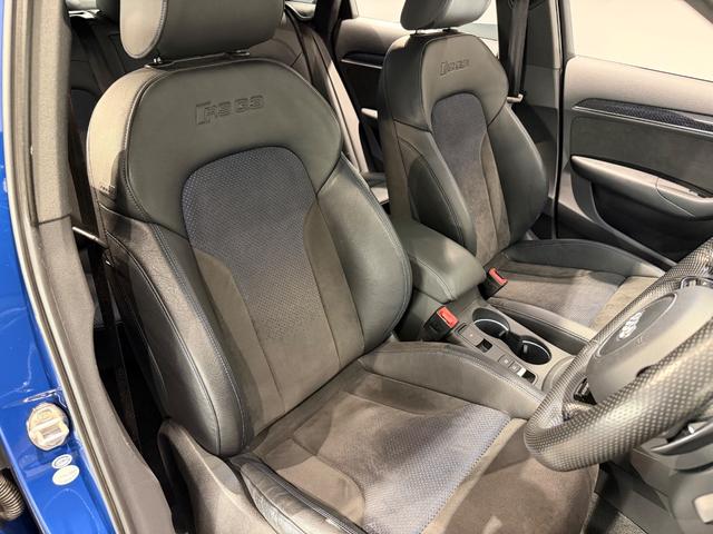 RS Q3 パフォーマンス ベースグレード パノラマサンルーフ/パワーバックドア/純正ナビTV/BOSEサウンド/カーボンインパネ/ハーフレザー/シートヒーター/ETC/Bカメラ/20AW/レッドキャリパー/(13枚目)