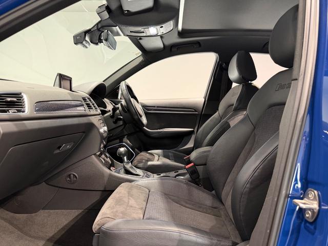 RS Q3 パフォーマンス ベースグレード パノラマサンルーフ/パワーバックドア/純正ナビTV/BOSEサウンド/カーボンインパネ/ハーフレザー/シートヒーター/ETC/Bカメラ/20AW/レッドキャリパー/(20枚目)