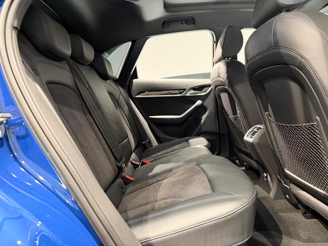 RS Q3 パフォーマンス ベースグレード パノラマサンルーフ/パワーバックドア/純正ナビTV/BOSEサウンド/カーボンインパネ/ハーフレザー/シートヒーター/ETC/Bカメラ/20AW/レッドキャリパー/(23枚目)