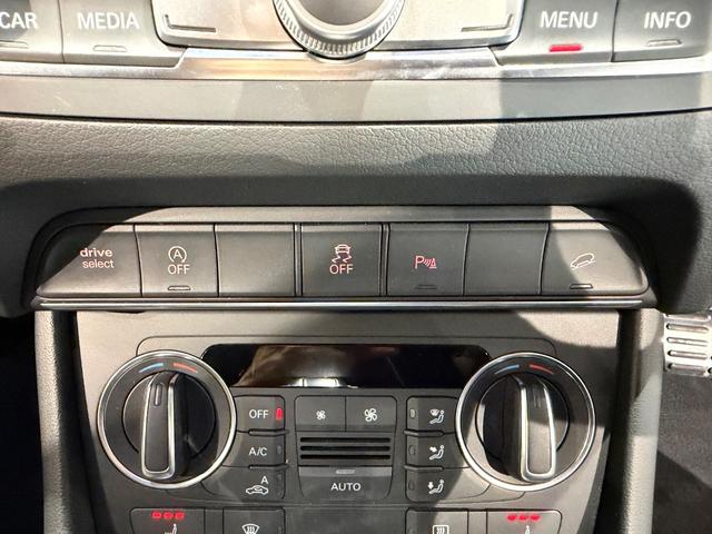 RS Q3 パフォーマンス ベースグレード パノラマサンルーフ/パワーバックドア/純正ナビTV/BOSEサウンド/カーボンインパネ/ハーフレザー/シートヒーター/ETC/Bカメラ/20AW/レッドキャリパー/(38枚目)