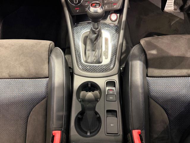 RS Q3 パフォーマンス ベースグレード パノラマサンルーフ/パワーバックドア/純正ナビTV/BOSEサウンド/カーボンインパネ/ハーフレザー/シートヒーター/ETC/Bカメラ/20AW/レッドキャリパー/(40枚目)