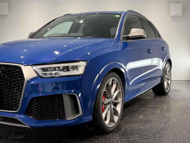 RS Q3 パフォーマンス ベースグレード パノラマサンルーフ/パワーバックドア/純正ナビTV/BOSEサウンド/カーボンインパネ/ハーフレザー/シートヒーター/ETC/Bカメラ/20AW/レッドキャリパー/(64枚目)