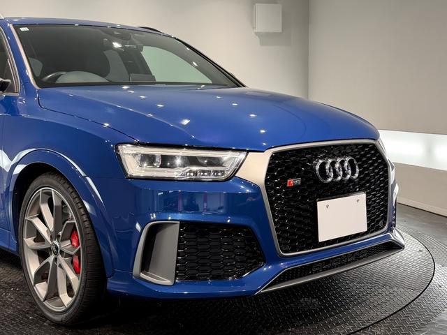 RS Q3 パフォーマンス ベースグレード パノラマサンルーフ/パワーバックドア/純正ナビTV/BOSEサウンド/カーボンインパネ/ハーフレザー/シートヒーター/ETC/Bカメラ/20AW/レッドキャリパー/(68枚目)