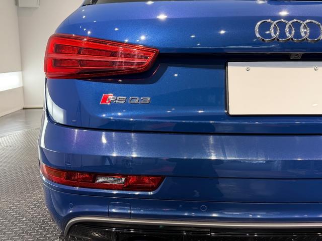 RS Q3 パフォーマンス ベースグレード パノラマサンルーフ/パワーバックドア/純正ナビTV/BOSEサウンド/カーボンインパネ/ハーフレザー/シートヒーター/ETC/Bカメラ/20AW/レッドキャリパー/(72枚目)