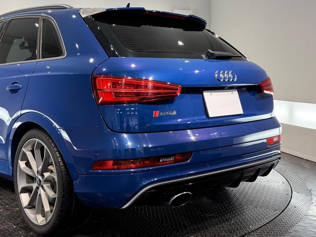 RS Q3 パフォーマンス ベースグレード パノラマサンルーフ/パワーバックドア/純正ナビTV/BOSEサウンド/カーボンインパネ/ハーフレザー/シートヒーター/ETC/Bカメラ/20AW/レッドキャリパー/(75枚目)