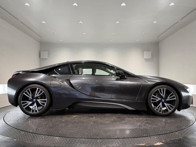 i8 ベースグレード アイボリーレザー/5本トリプルスポーク20AW/ストレージPKG/ハーマンカードンサウンド/Bカメラ/ETC/LEDヘッド/シートヒーター/ドラレコ/(5枚目)