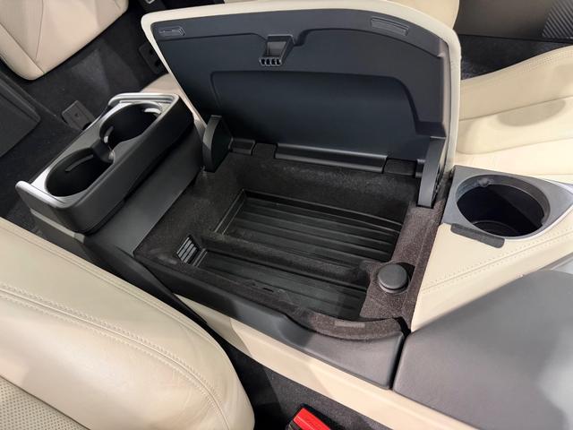 i8 ベースグレード アイボリーレザー/5本トリプルスポーク20AW/ストレージPKG/ハーマンカードンサウンド/Bカメラ/ETC/LEDヘッド/シートヒーター/ドラレコ/(34枚目)