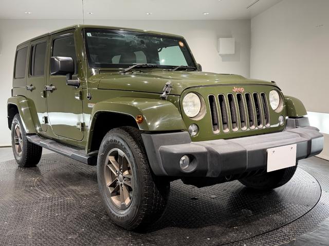 ジープ・ラングラーアンリミテッド 75thアニバーサリーエディション 150台限定車/ワンオーナー車/スポーツメッシュコンビベージュレザーシート/17インチAW/カロッツェリアナビTV/シートヒーター/Bカメラ/ETC/ドラレコ/Bluetoothオーディオ(4枚目)