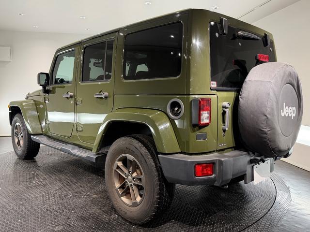 ジープ・ラングラーアンリミテッド 75thアニバーサリーエディション 150台限定車/ワンオーナー車/スポーツメッシュコンビベージュレザーシート/17インチAW/カロッツェリアナビTV/シートヒーター/Bカメラ/ETC/ドラレコ/Bluetoothオーディオ(8枚目)