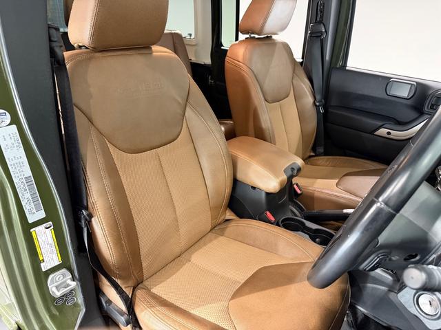 ジープ・ラングラーアンリミテッド 75thアニバーサリーエディション 150台限定車/ワンオーナー車/スポーツメッシュコンビベージュレザーシート/17インチAW/カロッツェリアナビTV/シートヒーター/Bカメラ/ETC/ドラレコ/Bluetoothオーディオ(13枚目)