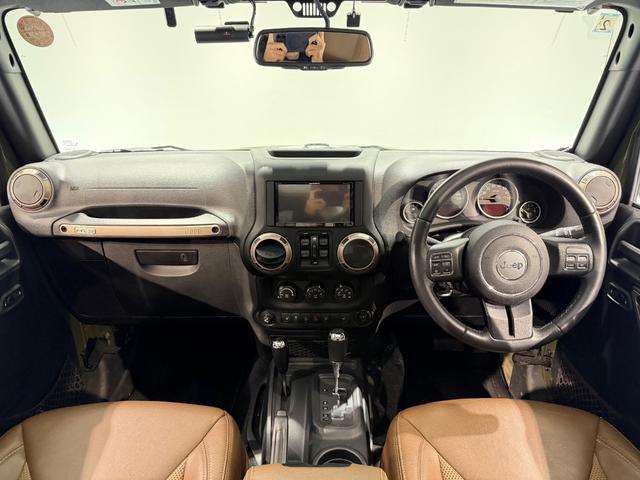 ジープ・ラングラーアンリミテッド 75thアニバーサリーエディション 150台限定車/ワンオーナー車/スポーツメッシュコンビベージュレザーシート/17インチAW/カロッツェリアナビTV/シートヒーター/Bカメラ/ETC/ドラレコ/Bluetoothオーディオ(27枚目)