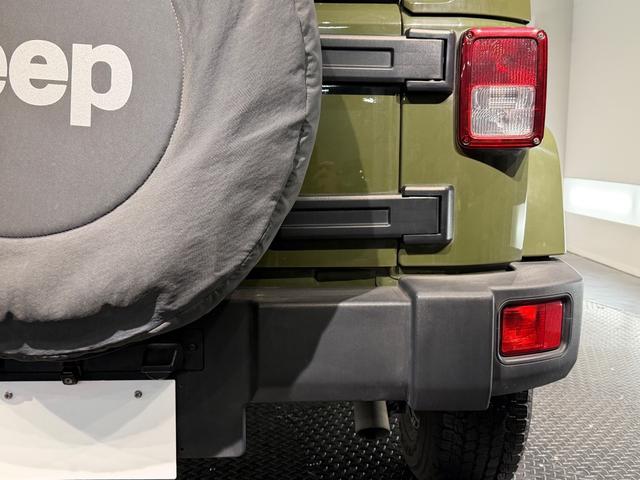 ジープ・ラングラーアンリミテッド 75thアニバーサリーエディション 150台限定車/ワンオーナー車/スポーツメッシュコンビベージュレザーシート/17インチAW/カロッツェリアナビTV/シートヒーター/Bカメラ/ETC/ドラレコ/Bluetoothオーディオ(73枚目)