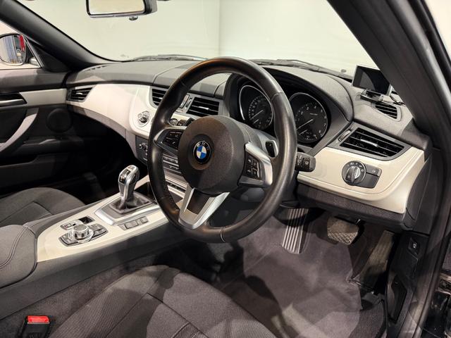 Ｚ４ ｓＤｒｉｖｅ２０ｉ　１７インチＡＷ／ＥＴＣ／パナマクロスシート／パドルシフト／レーダー探知機／（11枚目）