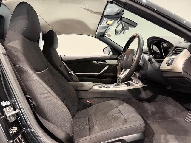 Ｚ４ ｓＤｒｉｖｅ２０ｉ　１７インチＡＷ／ＥＴＣ／パナマクロスシート／パドルシフト／レーダー探知機／（12枚目）