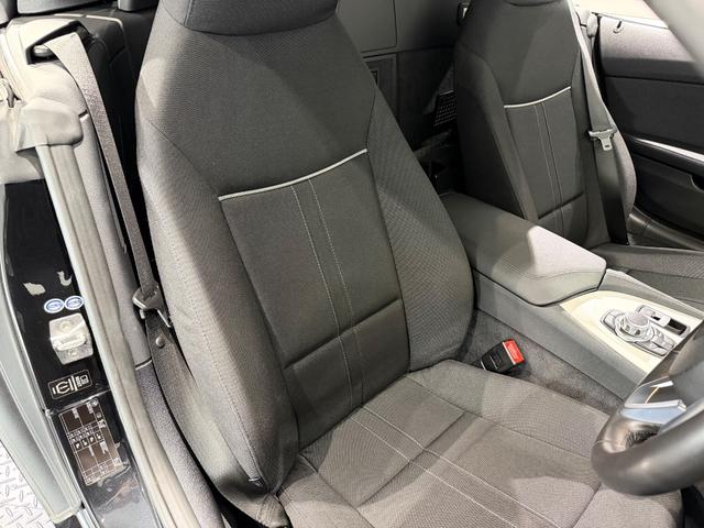 Ｚ４ ｓＤｒｉｖｅ２０ｉ　１７インチＡＷ／ＥＴＣ／パナマクロスシート／パドルシフト／レーダー探知機／（13枚目）