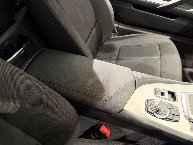 Ｚ４ ｓＤｒｉｖｅ２０ｉ　１７インチＡＷ／ＥＴＣ／パナマクロスシート／パドルシフト／レーダー探知機／（31枚目）