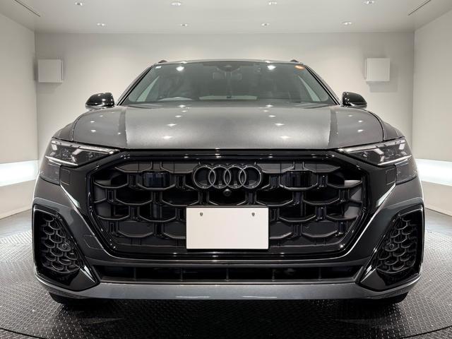 Ｑ８ ５５ＴＦＳＩクワトロ　Ｓライン　ワンオーナー／レザーＰＫＧ／コンフォートアシスタンスＰＫＧ／パノラマＳ／Ｒ／ブラックスタイリングＰＫＧ／ＨＤマトリクスＬＥＤヘッド／レーザーライト／リアインテリアプラスＰＫＧ／２２ＡＷ／ルーフレール／（3枚目）
