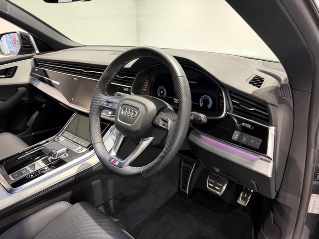 Ｑ８ ５５ＴＦＳＩクワトロ　Ｓライン　ワンオーナー／レザーＰＫＧ／コンフォートアシスタンスＰＫＧ／パノラマＳ／Ｒ／ブラックスタイリングＰＫＧ／ＨＤマトリクスＬＥＤヘッド／レーザーライト／リアインテリアプラスＰＫＧ／２２ＡＷ／ルーフレール／（11枚目）