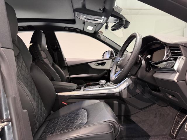 Ｑ８ ５５ＴＦＳＩクワトロ　Ｓライン　ワンオーナー／レザーＰＫＧ／コンフォートアシスタンスＰＫＧ／パノラマＳ／Ｒ／ブラックスタイリングＰＫＧ／ＨＤマトリクスＬＥＤヘッド／レーザーライト／リアインテリアプラスＰＫＧ／２２ＡＷ／ルーフレール／（12枚目）