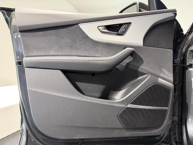 Ｑ８ ５５ＴＦＳＩクワトロ　Ｓライン　ワンオーナー／レザーＰＫＧ／コンフォートアシスタンスＰＫＧ／パノラマＳ／Ｒ／ブラックスタイリングＰＫＧ／ＨＤマトリクスＬＥＤヘッド／レーザーライト／リアインテリアプラスＰＫＧ／２２ＡＷ／ルーフレール／（21枚目）