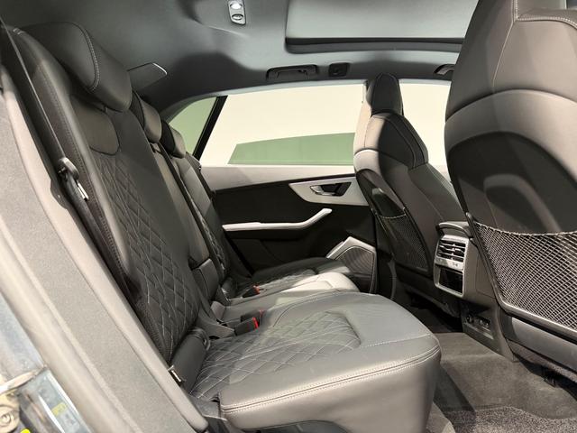 Ｑ８ ５５ＴＦＳＩクワトロ　Ｓライン　ワンオーナー／レザーＰＫＧ／コンフォートアシスタンスＰＫＧ／パノラマＳ／Ｒ／ブラックスタイリングＰＫＧ／ＨＤマトリクスＬＥＤヘッド／レーザーライト／リアインテリアプラスＰＫＧ／２２ＡＷ／ルーフレール／（22枚目）