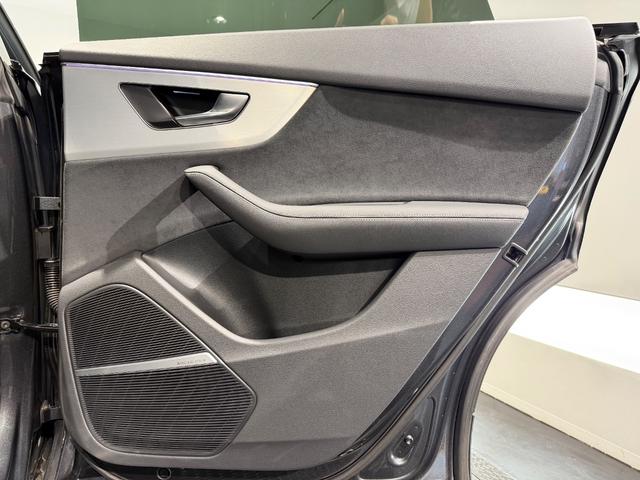 Ｑ８ ５５ＴＦＳＩクワトロ　Ｓライン　ワンオーナー／レザーＰＫＧ／コンフォートアシスタンスＰＫＧ／パノラマＳ／Ｒ／ブラックスタイリングＰＫＧ／ＨＤマトリクスＬＥＤヘッド／レーザーライト／リアインテリアプラスＰＫＧ／２２ＡＷ／ルーフレール／（24枚目）