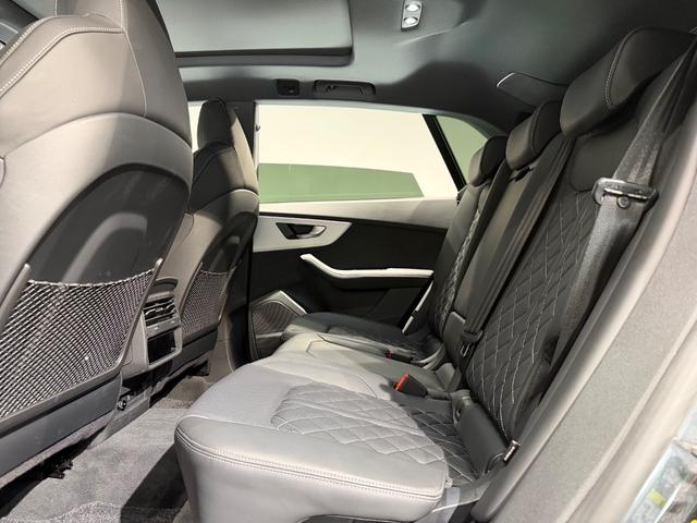 Ｑ８ ５５ＴＦＳＩクワトロ　Ｓライン　ワンオーナー／レザーＰＫＧ／コンフォートアシスタンスＰＫＧ／パノラマＳ／Ｒ／ブラックスタイリングＰＫＧ／ＨＤマトリクスＬＥＤヘッド／レーザーライト／リアインテリアプラスＰＫＧ／２２ＡＷ／ルーフレール／（25枚目）