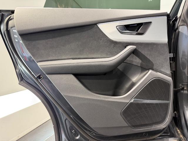 Ｑ８ ５５ＴＦＳＩクワトロ　Ｓライン　ワンオーナー／レザーＰＫＧ／コンフォートアシスタンスＰＫＧ／パノラマＳ／Ｒ／ブラックスタイリングＰＫＧ／ＨＤマトリクスＬＥＤヘッド／レーザーライト／リアインテリアプラスＰＫＧ／２２ＡＷ／ルーフレール／（27枚目）