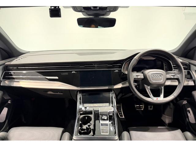 Ｑ８ ５５ＴＦＳＩクワトロ　Ｓライン　ワンオーナー／レザーＰＫＧ／コンフォートアシスタンスＰＫＧ／パノラマＳ／Ｒ／ブラックスタイリングＰＫＧ／ＨＤマトリクスＬＥＤヘッド／レーザーライト／リアインテリアプラスＰＫＧ／２２ＡＷ／ルーフレール／（28枚目）