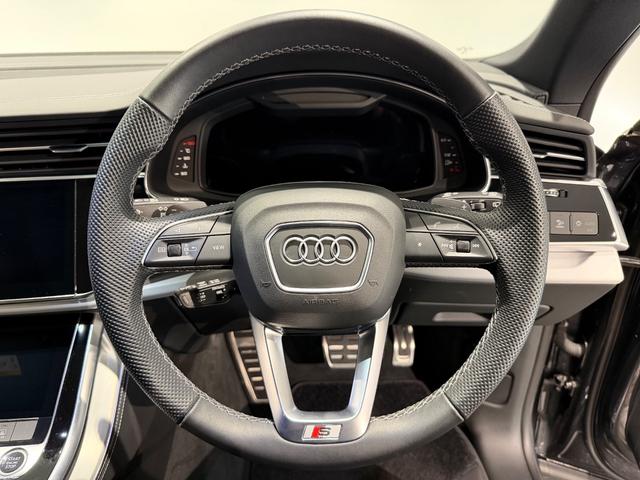 Ｑ８ ５５ＴＦＳＩクワトロ　Ｓライン　ワンオーナー／レザーＰＫＧ／コンフォートアシスタンスＰＫＧ／パノラマＳ／Ｒ／ブラックスタイリングＰＫＧ／ＨＤマトリクスＬＥＤヘッド／レーザーライト／リアインテリアプラスＰＫＧ／２２ＡＷ／ルーフレール／（29枚目）