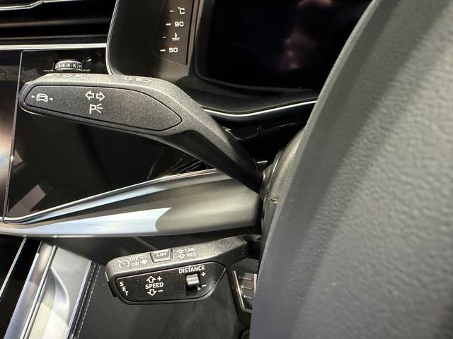 Ｑ８ ５５ＴＦＳＩクワトロ　Ｓライン　ワンオーナー／レザーＰＫＧ／コンフォートアシスタンスＰＫＧ／パノラマＳ／Ｒ／ブラックスタイリングＰＫＧ／ＨＤマトリクスＬＥＤヘッド／レーザーライト／リアインテリアプラスＰＫＧ／２２ＡＷ／ルーフレール／（33枚目）